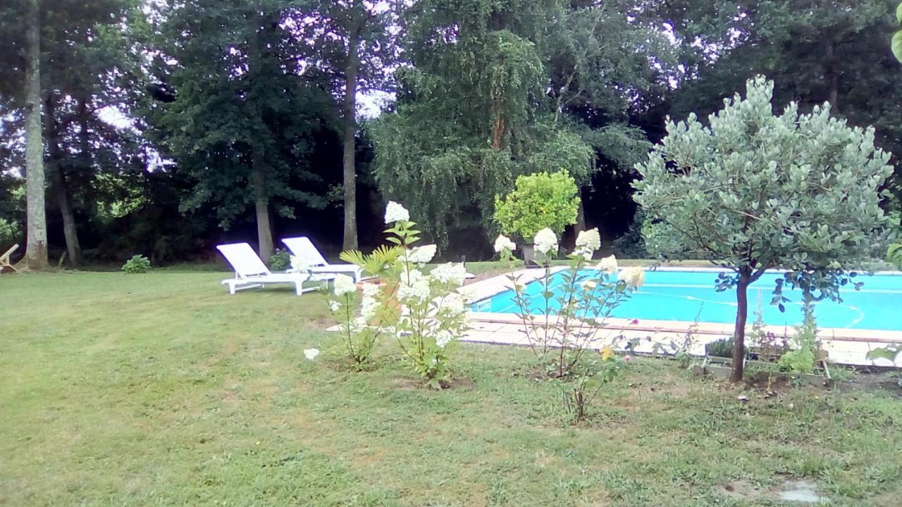 Les Barrerres Bed & Breakfast Hontanx Екстериор снимка